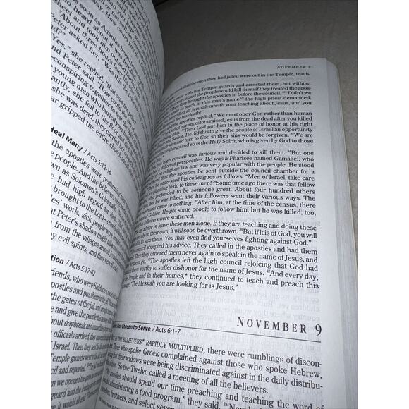 The One Year Chronological Bible NLT Paperback Tyndale New Living Translation - Picture 10 of 15